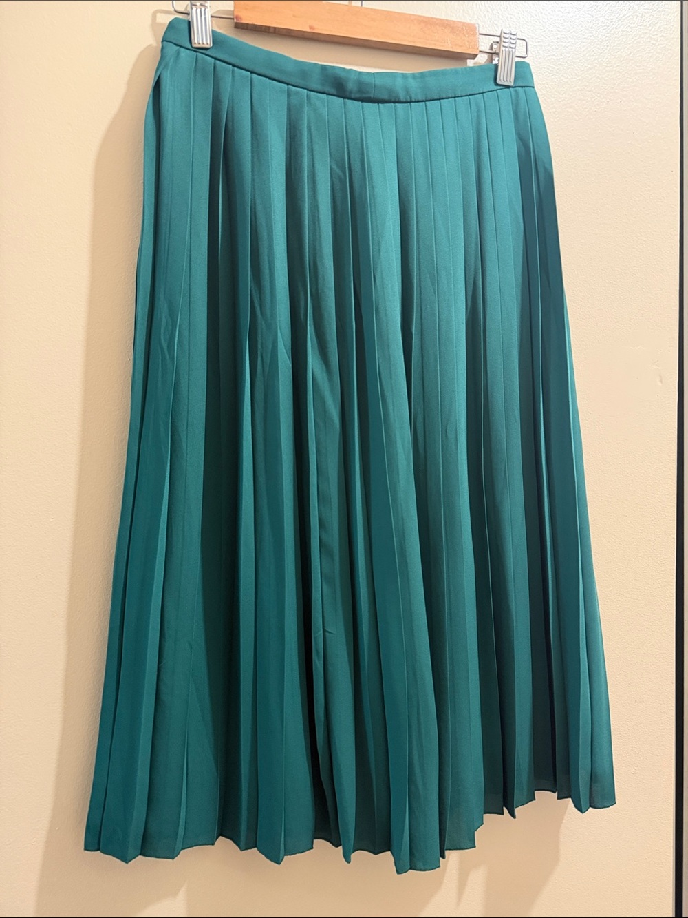 Green Pleated Midi Skirt - Women's